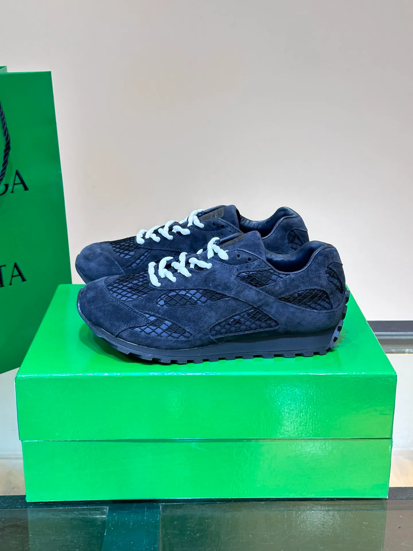 p640 "Bv" new orbit👫 casual sneakers for couples, the retro style of the millennium is so handsome, a super cool fashion item, the most important thing is that it feels incomparably comfortable on the feet, and the design style is also perfect. It will definitely be the one you wear most in daily life, original development, high quality presentation! Size: 35-45 (men’s size 38.45 customized)